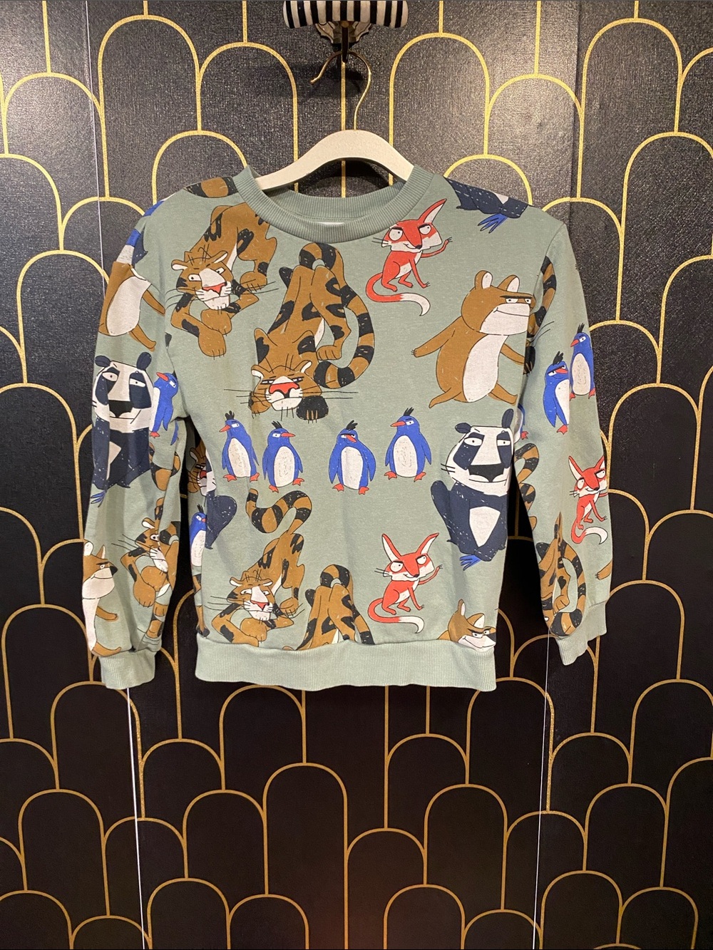 Kids H&M sweatshirt size 6/7